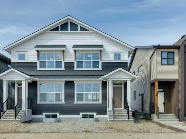 205 E Hotchkiss Rd SE, Calgary, AB T3S 0T9