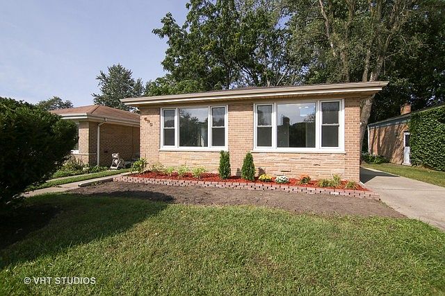 1st image of 623 Leclaire Ave