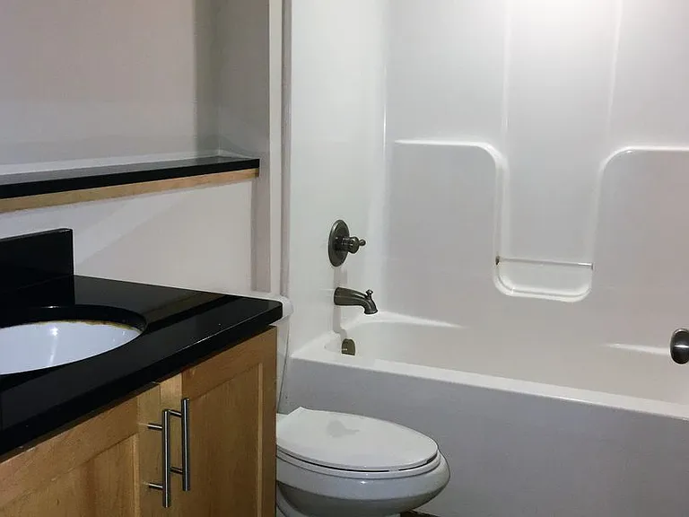 301 NORTH - Petersburg Loft Living — Photo 11