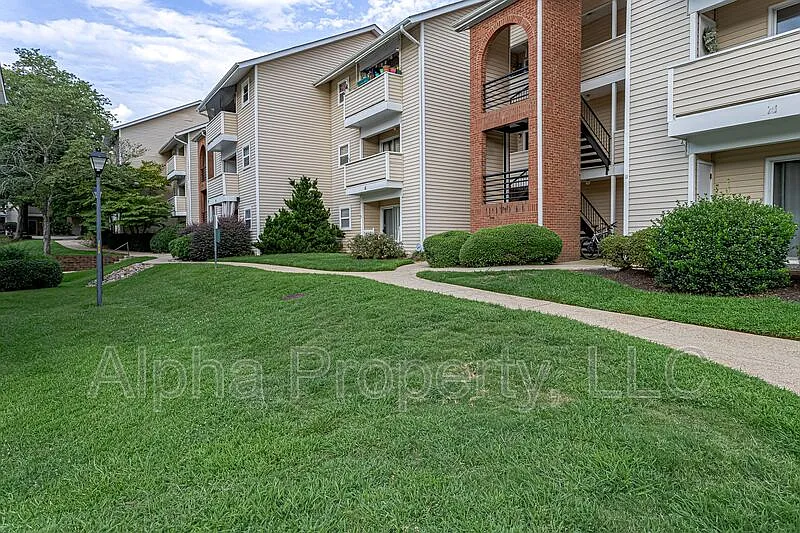 2 bed, 2.0 bath, 1135 sqft, $1,195 — Photo 2