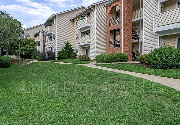 2601 Duncan Chapel Rd #J202 — Photo 2