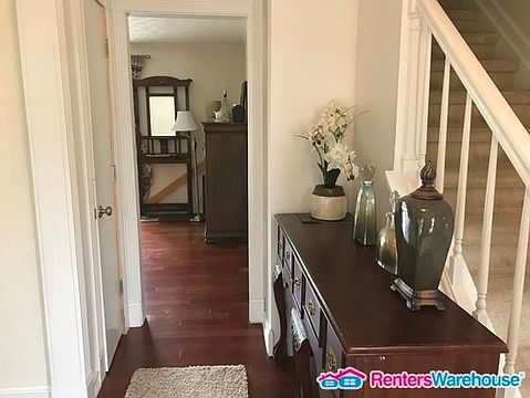 5th image of 715 Crab Orchard Ct