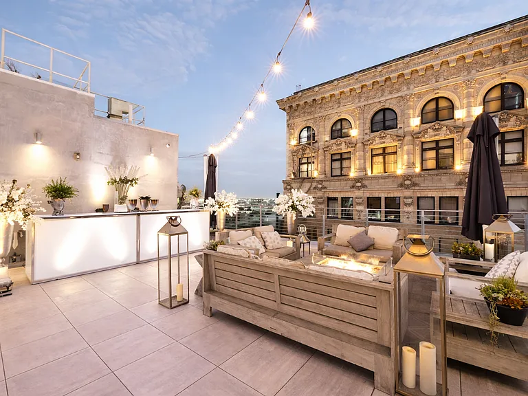 HWH Luxury Living — Photo 44