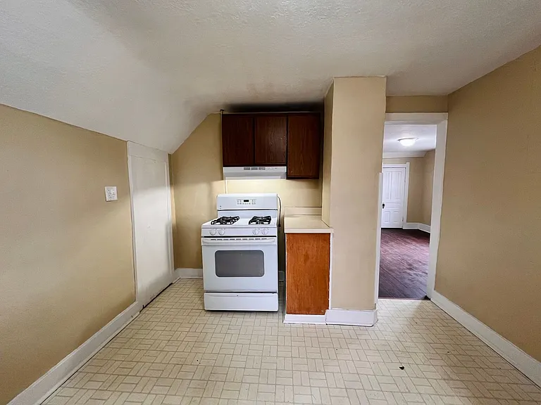 2807 Chestnut St — Photo 4