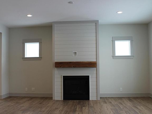 3rd image of 10463 Cottage Way Dr