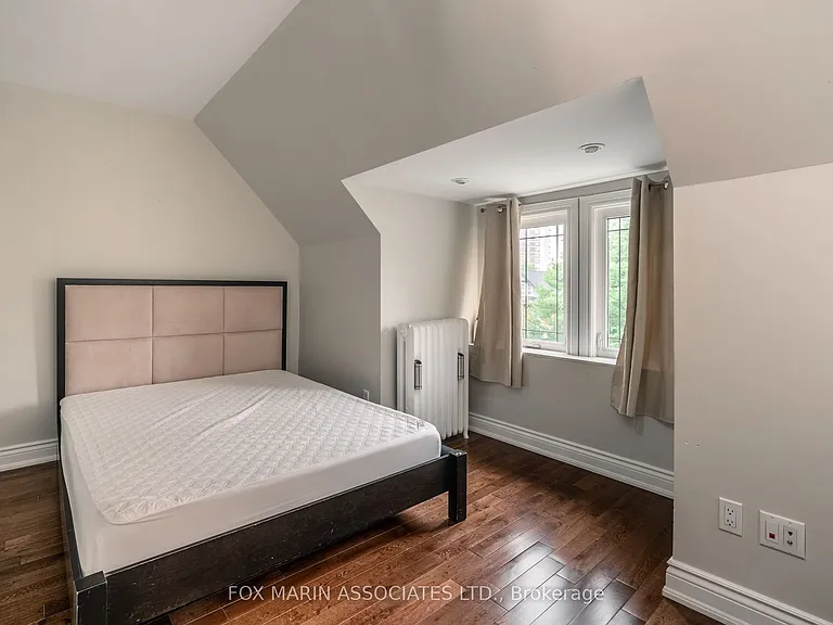31 Browning Ave — Photo 22