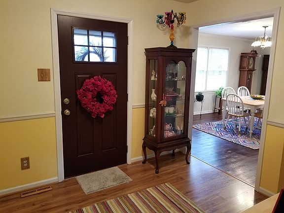 3rd image of 1910 Pinemont Cir