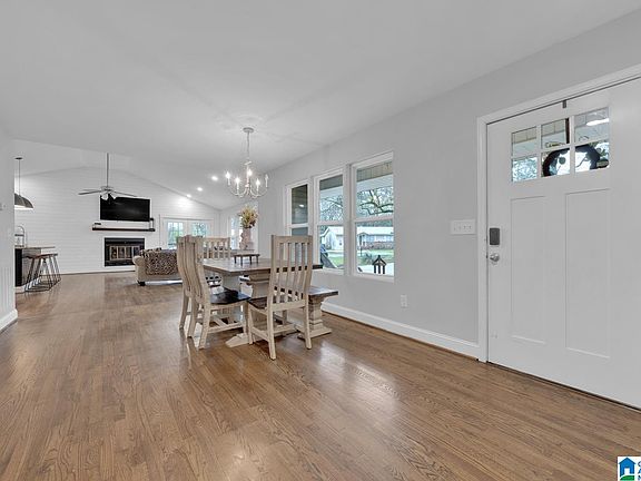 5th image of 10 Dorothy Dr