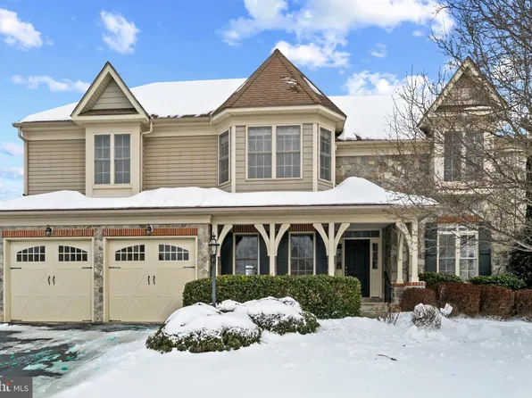 112 Louisa Beall Ln, Charles Town, WV 25414