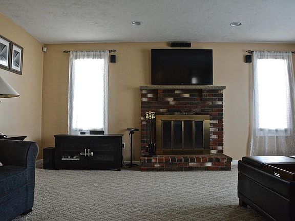 2nd image of 137 Jamie Ln