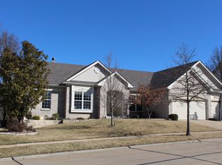 17714 Westhampton Woods Dr, Chesterfield, MO 63005