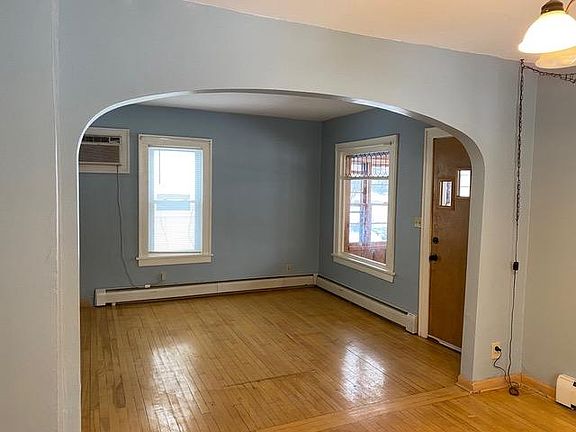 4th image of 1303 Woodbridge St