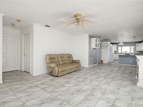 5th image of 1038 El Paseo Dr