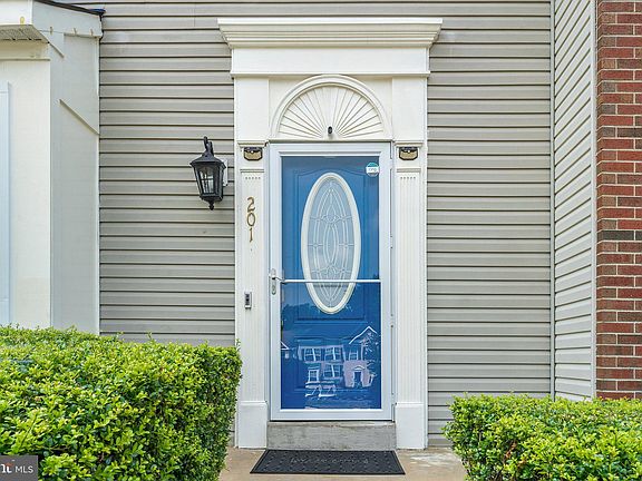 4th image of 201 Sterling Ct