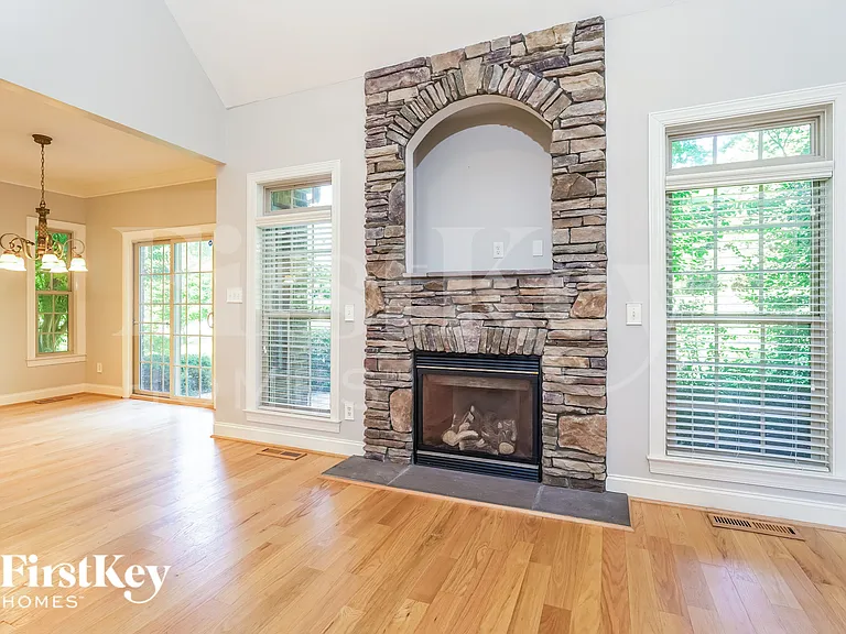 1088 Feldspar Ln — Photo 2