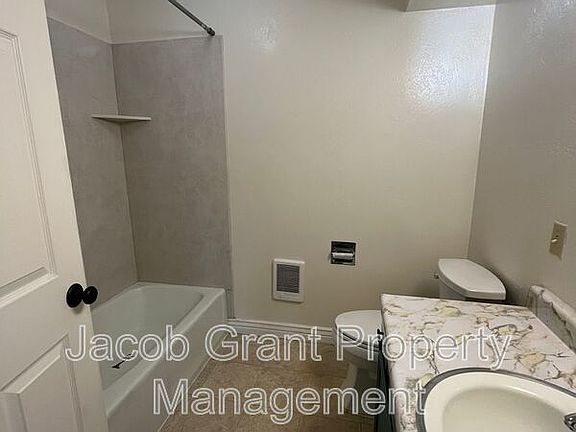 5th image of 1440 Vega Cir APT 2
