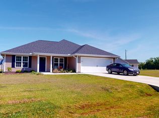 102 R & B Ct, Chinquapin, NC 28521