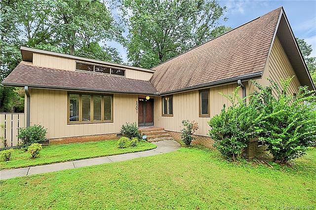 1st image of 1301 McLaughlin Dr