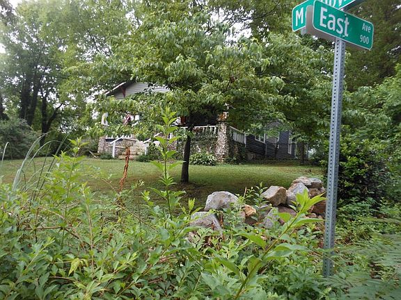 2nd image of 3906 McDowell St