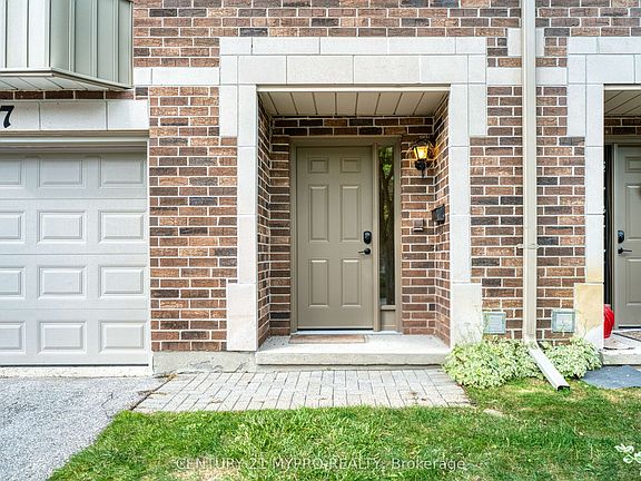 3rd image of 1548 Richmond St #7