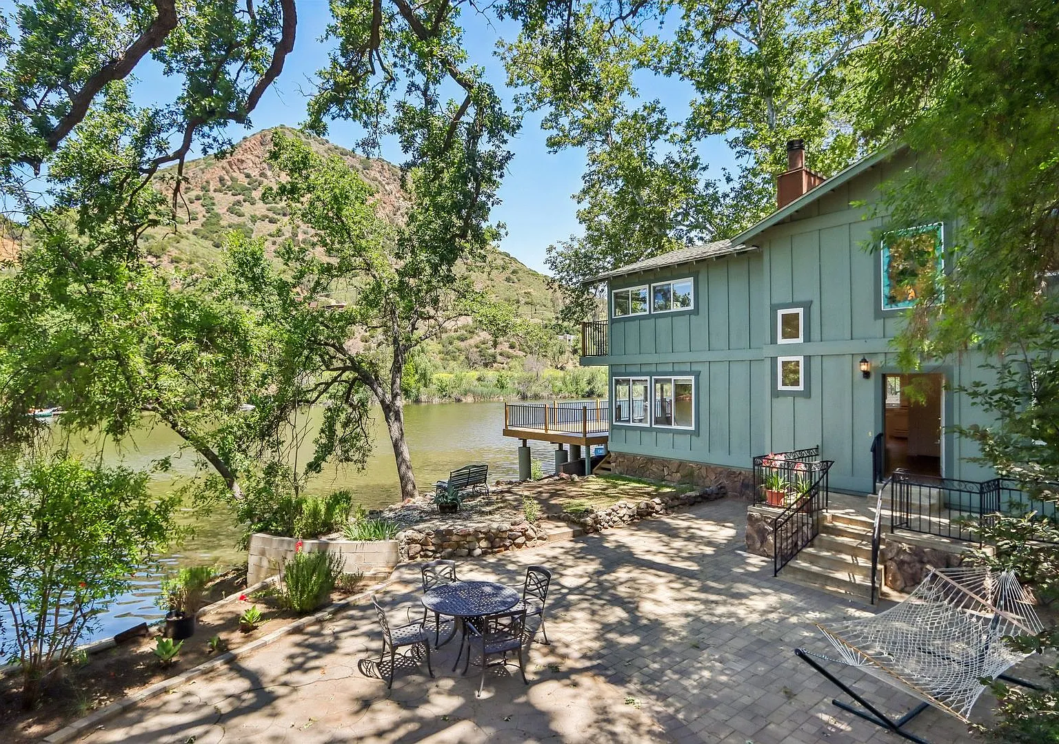 Lake Front Living — Photo 1
