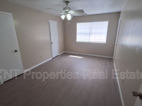 3rd image of 1906 Barak Ln #9