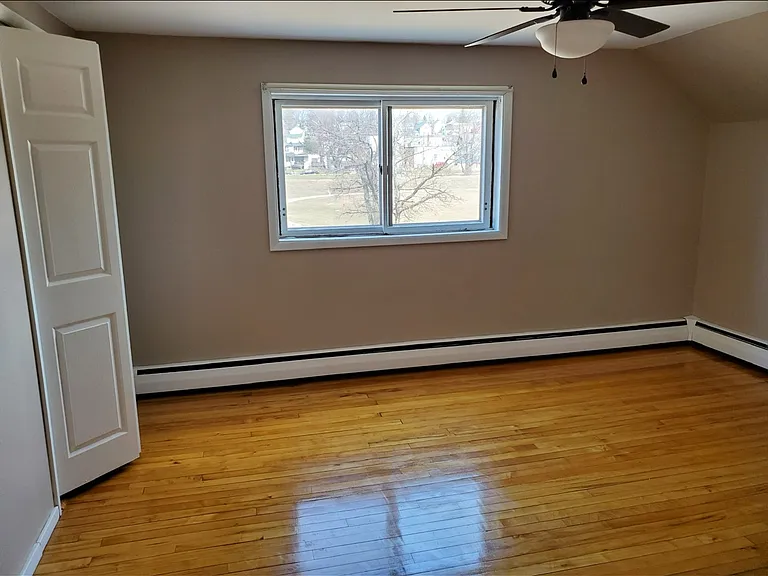 535 W Spring St — Photo 13