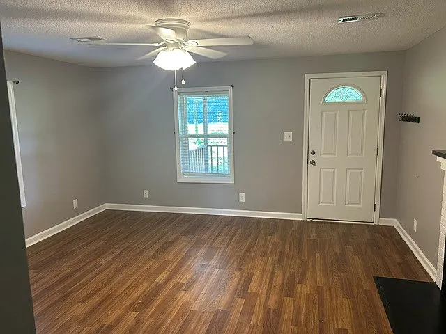 1215 Durham Rd — Photo 2