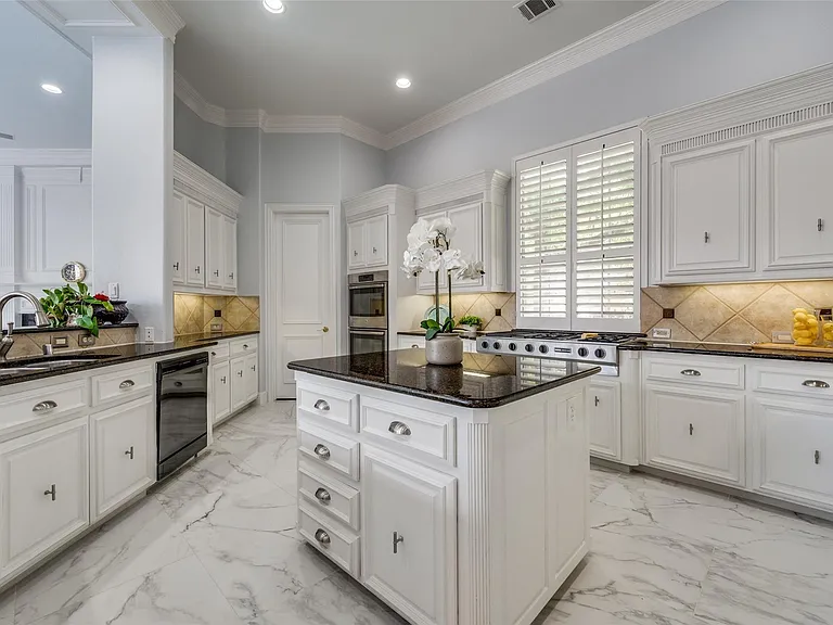 5902 Shy Dr — Photo 11
