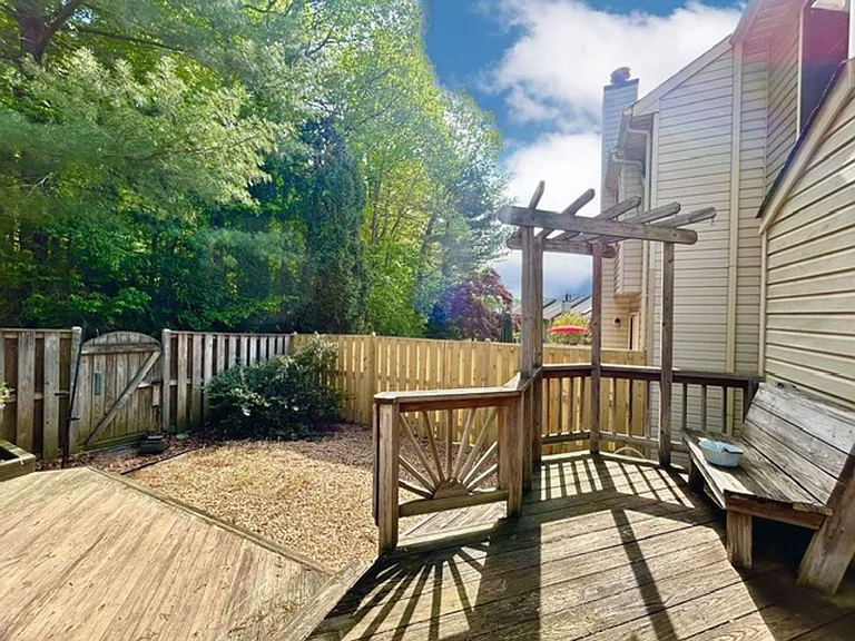 7503 Westmore Dr — Photo 33