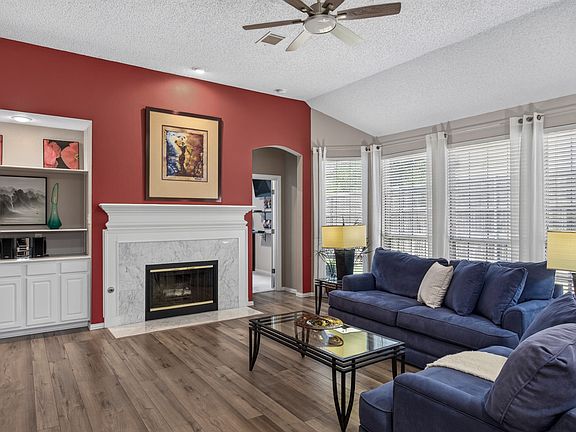 4th image of 2112 Monticello Cir