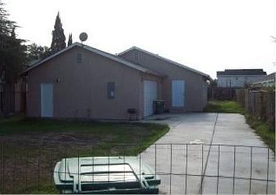 5th image of 2912 E Poplar St