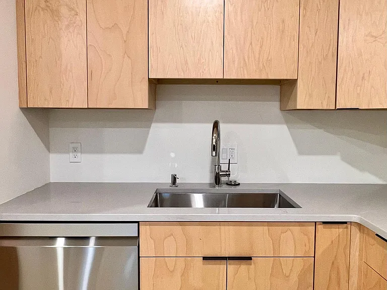 620 Orleans Pl NE #B — Photo 8