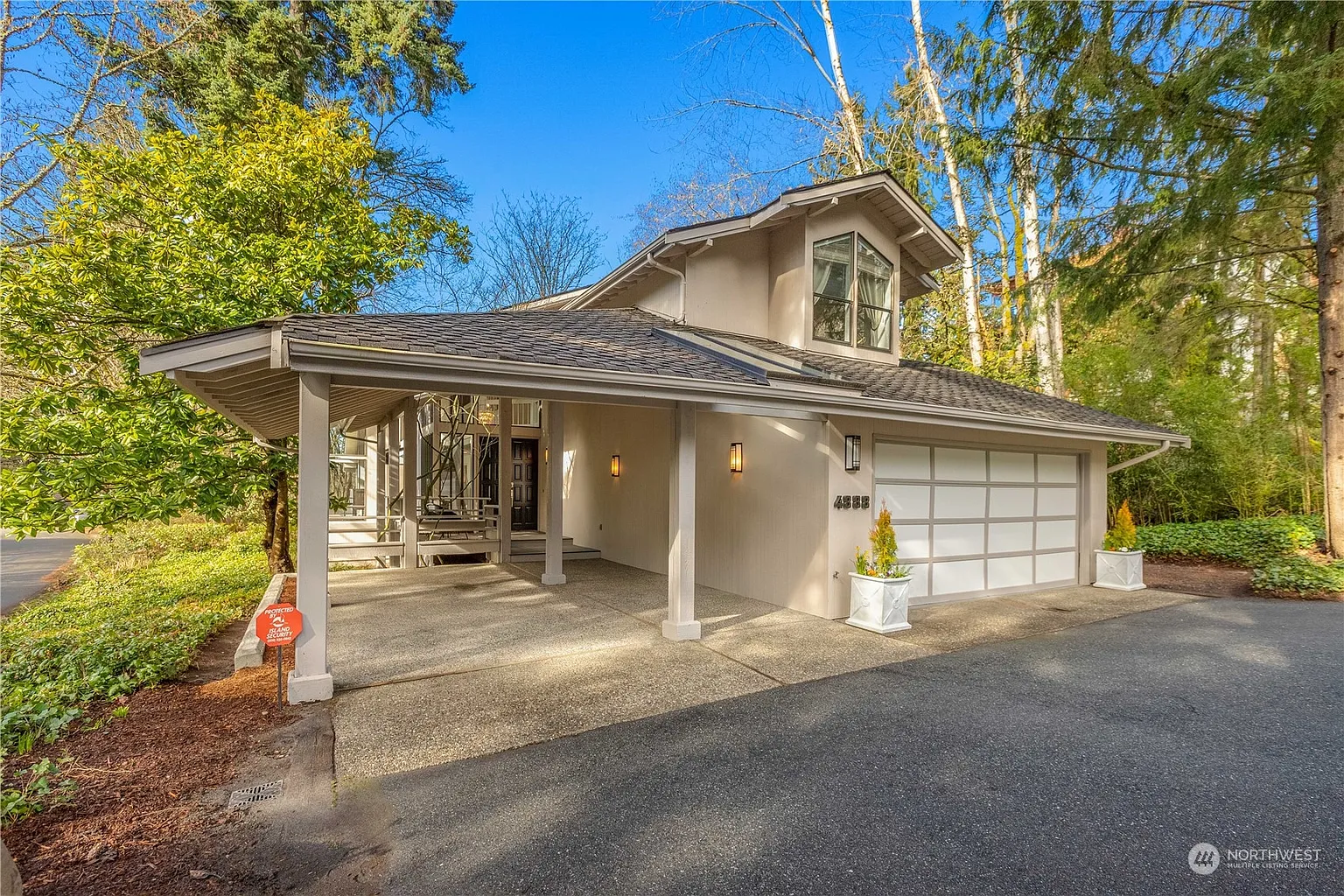 4888 Forest Avenue SE photo 1