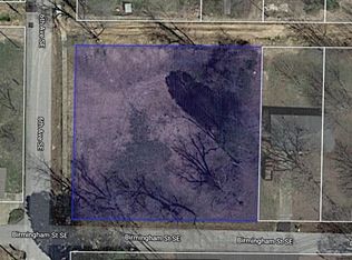 210 6th Ave SE, Gravette, AR 72736