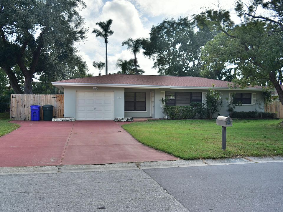 1st image of 969 Lakewood Dr