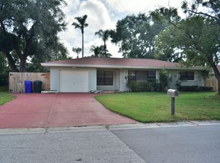 969 Lakewood Dr, Dunedin, FL 34698