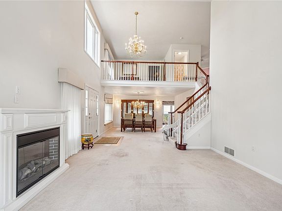 5th image of 1009 Pinnacle Way