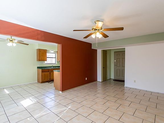 4th image of 411 Peterson Dr