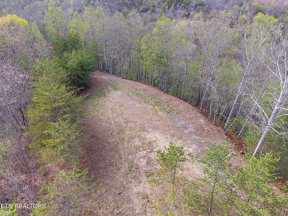 4th image of 350 Bluff View Rd