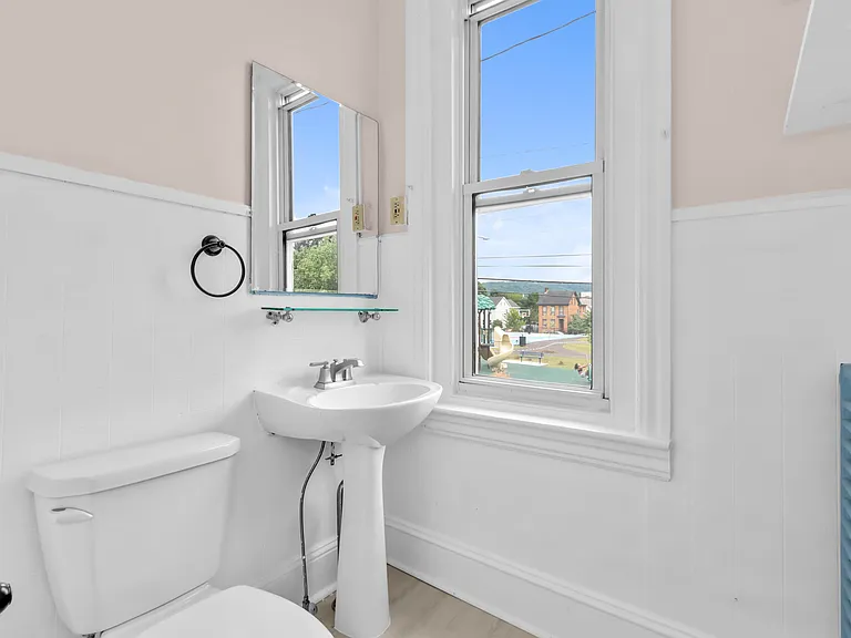 227 E Garrison St #1 — Photo 19