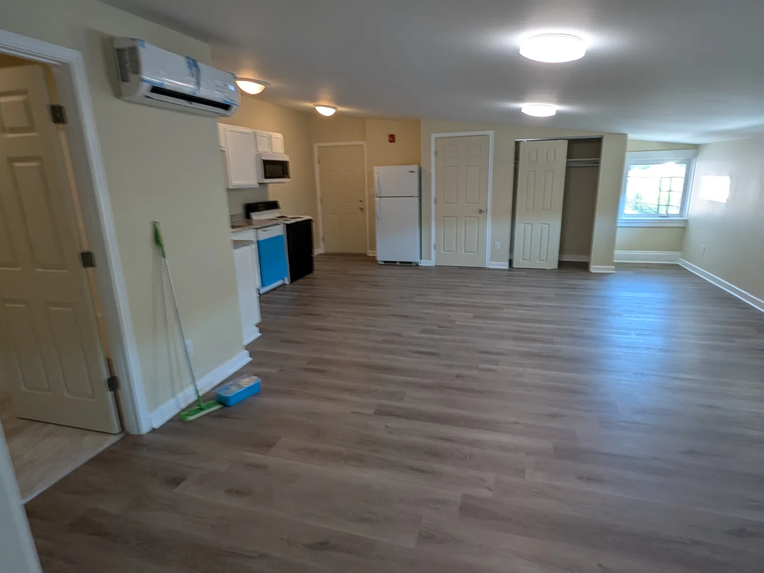 2 bed, 975 sqft, $1,200 — Photo 2