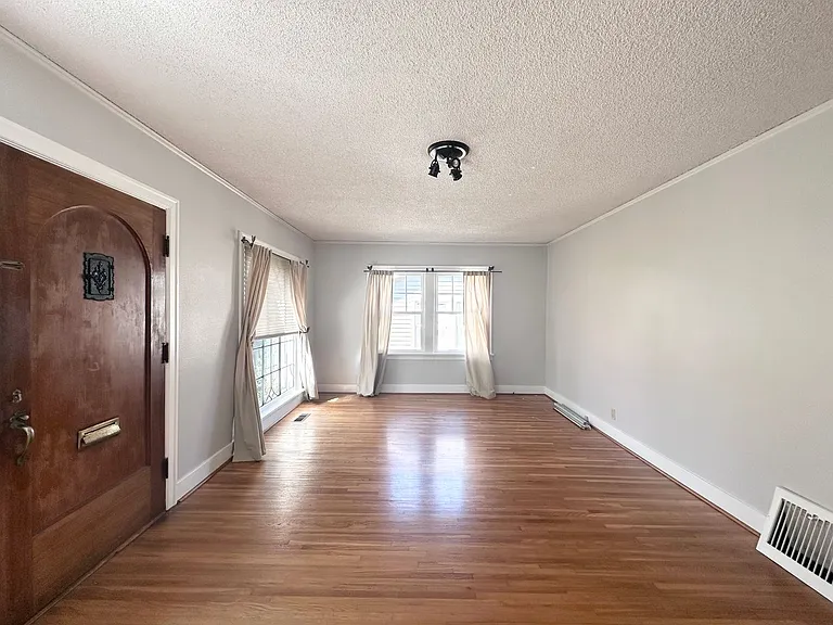 1928 NE 64th Ave — Photo 18