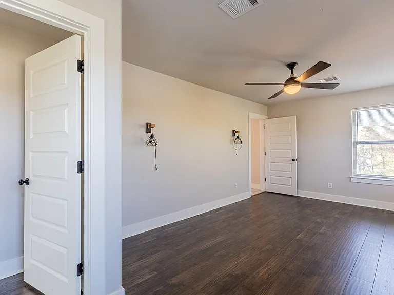 130 Rose Ln #202 — Photo 32