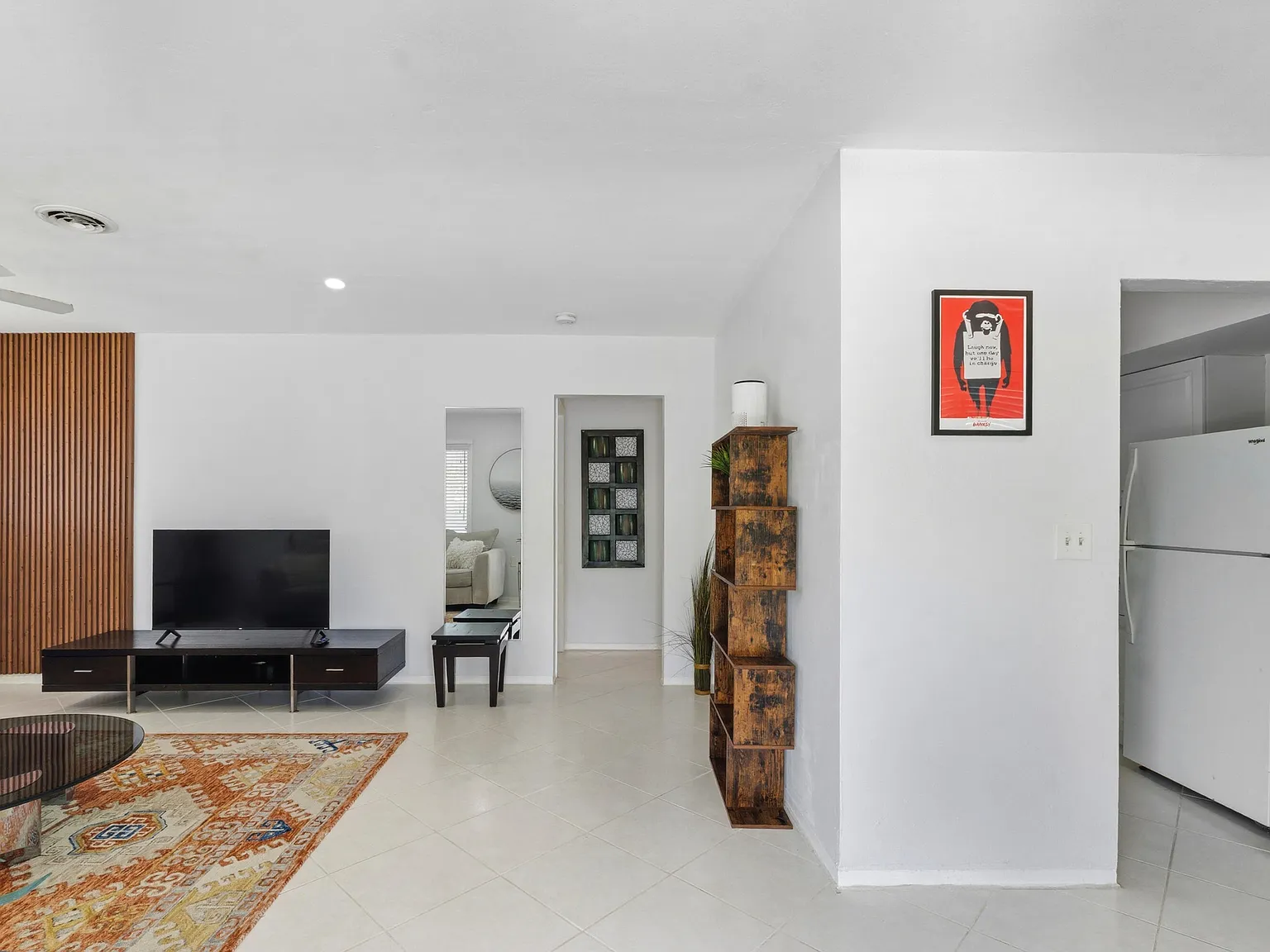 1 bed, 1.0 bath, 3798 sqft, $2,500 — Photo 3