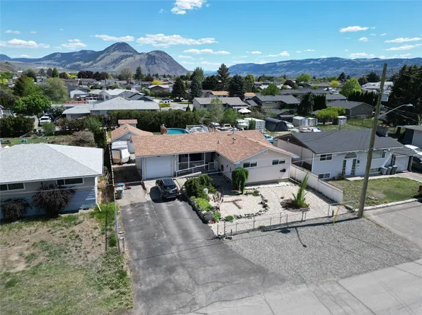 1087 Laroque St, Kamloops, BC V2B 5L6