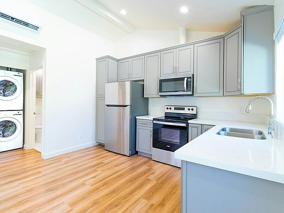 Kitchen/Laundry