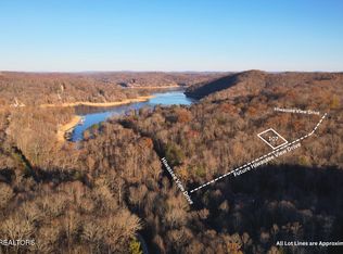 107 Hiwassee View Dr, Jacksboro, TN 37757