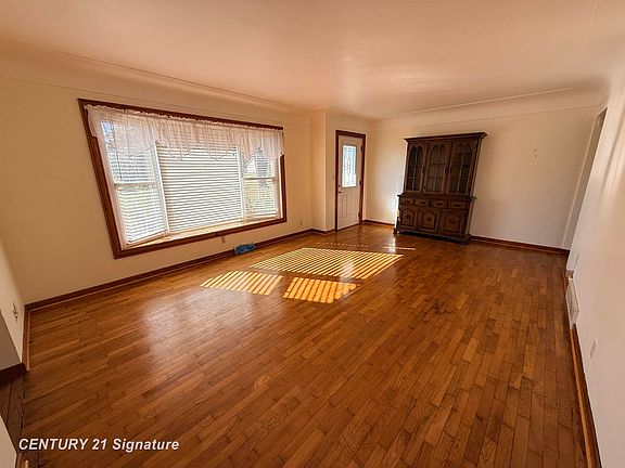 4th image of 7464 Reid Rd