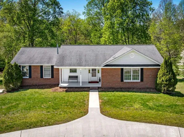 380 Lavista Dr, Blue Ridge, GA 30513